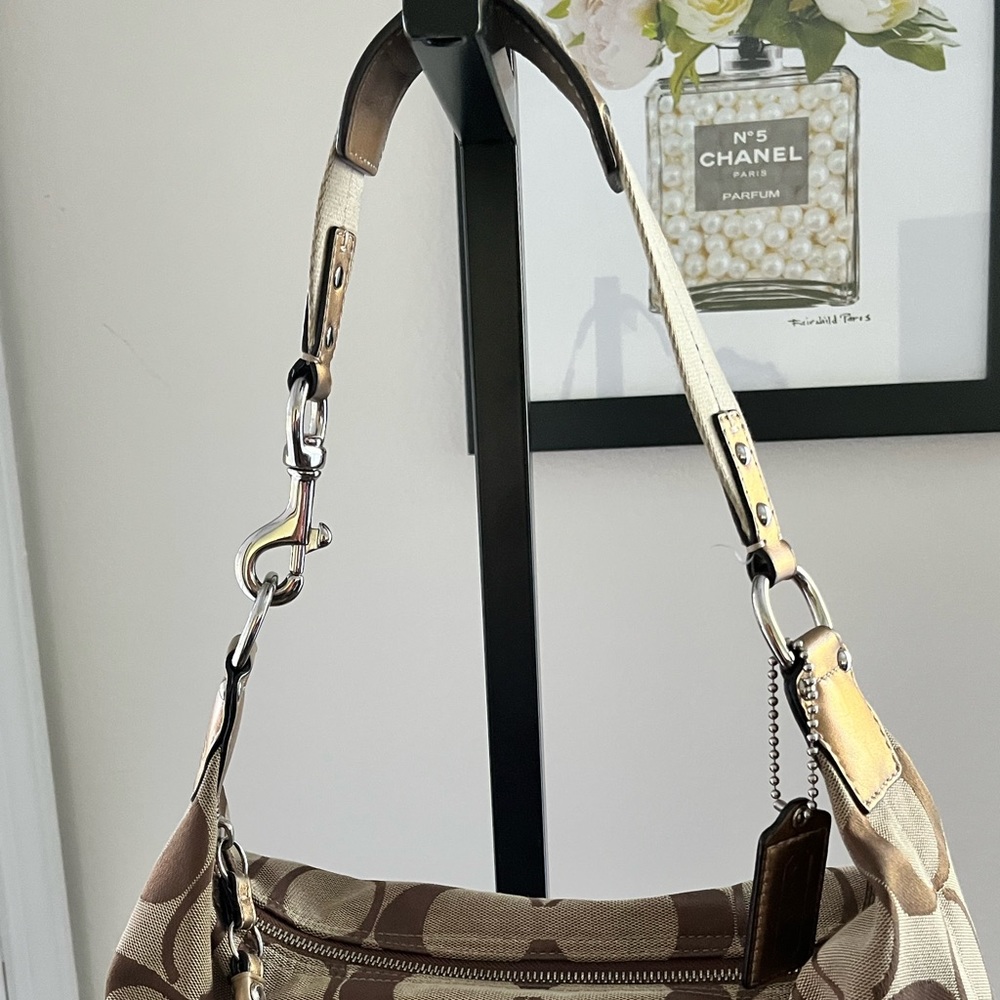 COACH PRE-LOVED AUTHENTIC VINTAGE SIGNATURE ‘C’ LOGO & LEATHER PATCHES HOBO - Picture 4 of 15